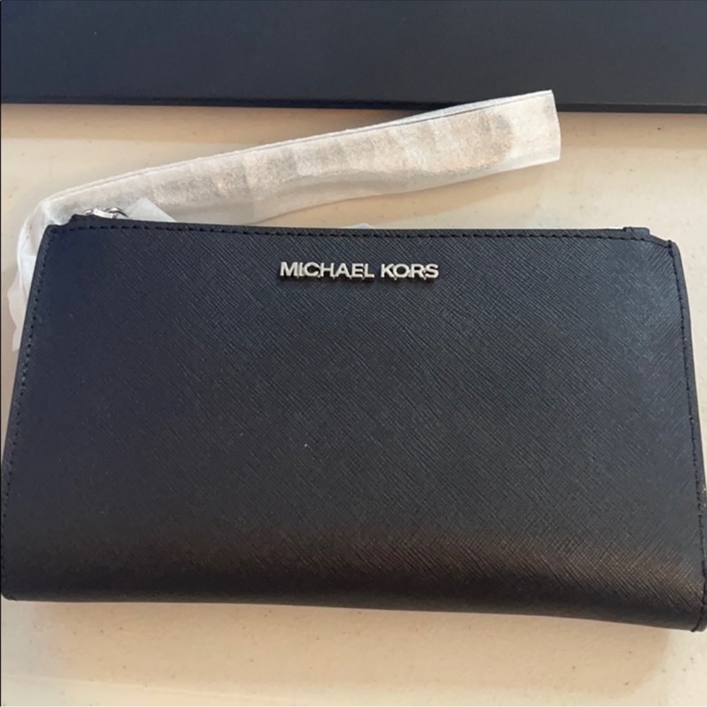 NWT MICHAEL KORS WRISTLET WALLET